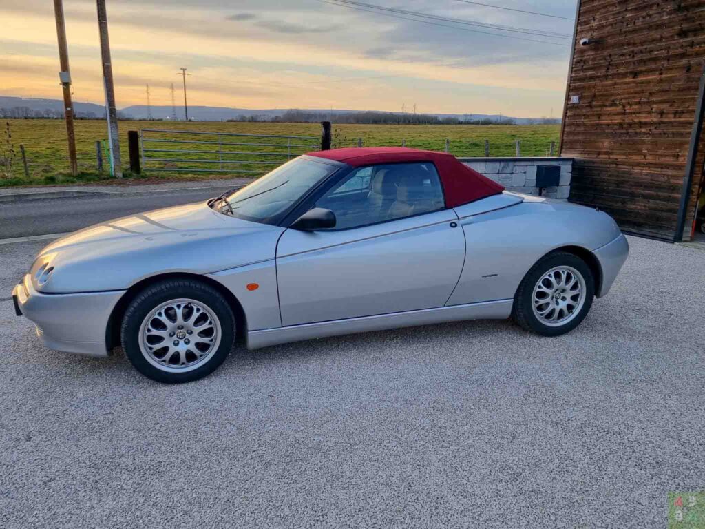 Alfa Romeo Spider 916