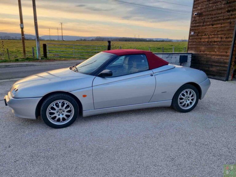 A propos Alfa Romeo Spider 916